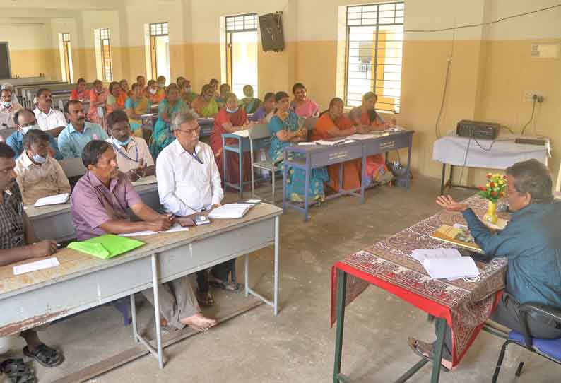 பள்ளி மேலாண்மை குழுவில் பெண்களுக்கு முன்னுரிமை