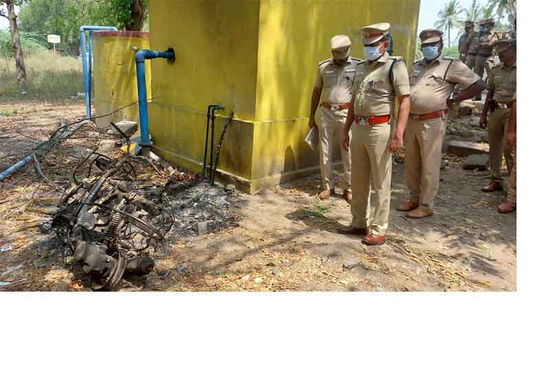 ரெட்டியார்சத்திரம் அருகே  மோட்டார் சைக்கிளில் சென்ற தொழிலாளி உயிருடன் எரித்து கொலை கொலையாளிகள் யார்? போலீசார் விசாரணை