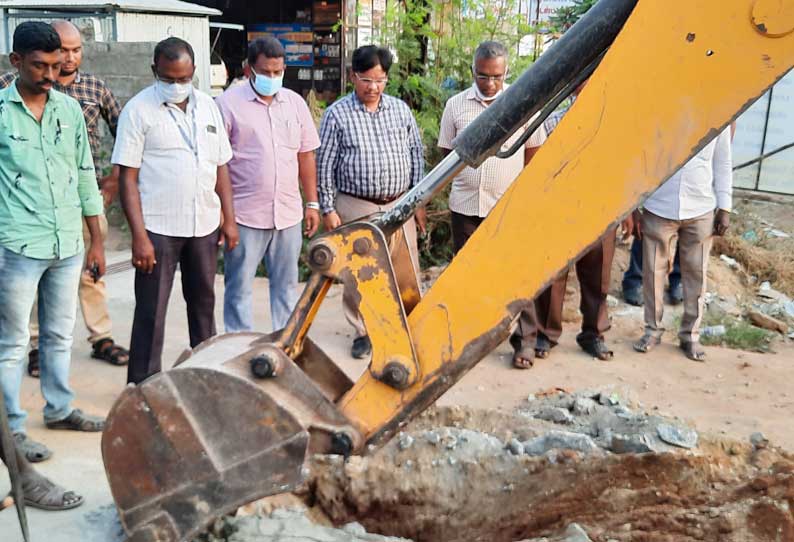 நாமக்கல்லில் ஒரே நாளில் 22 குடிநீர் இணைப்புகள் துண்டிப்பு நகராட்சி அதிகாரிகள் அதிரடி நடவடிக்கை