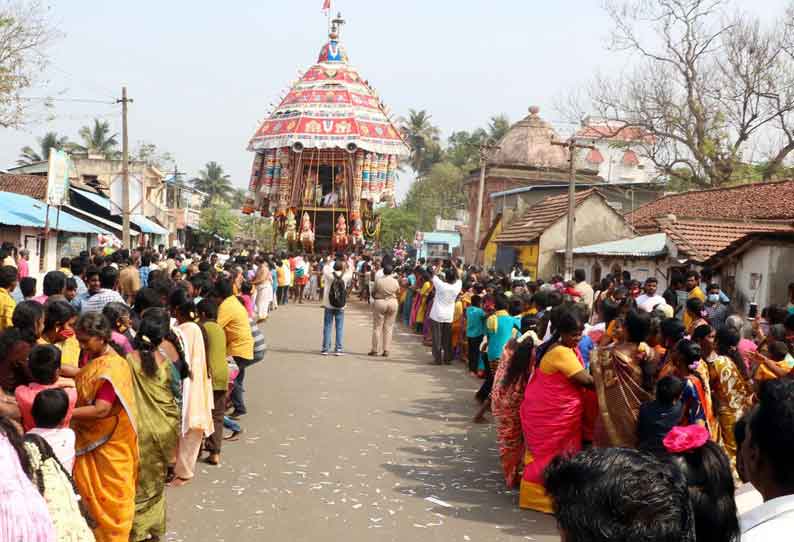 சீனிவாசபெருமாள் கோவில் தேரோட்டம்