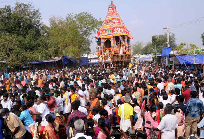 ராமகிரி கல்யாண நரசிங்க பெருமாள் கோவில் தேரோட்டம் ஆயிரக்கணக்கான பக்தர்கள் தேரை வடம் பிடித்து இழுத்தனர