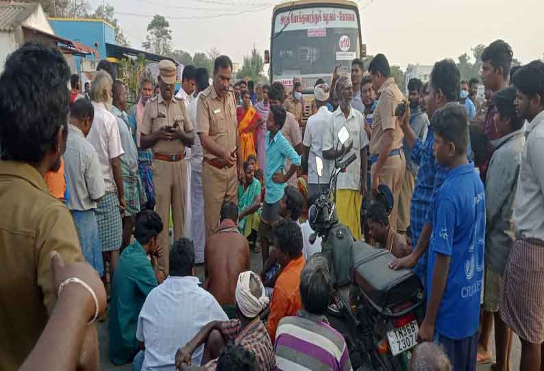 குடிநீர் சீராக வினியோகிக்க கோரி பொதுமக்கள் சாலை மறியல்