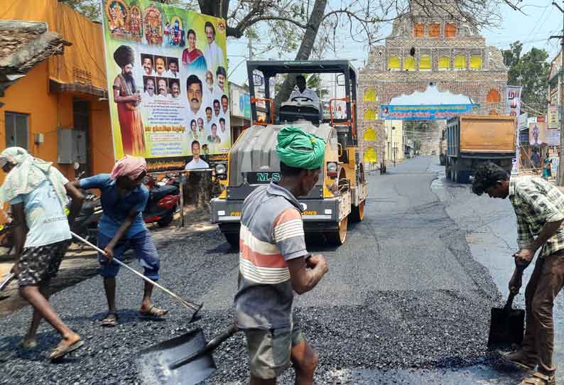 திருக்கடையூரில் குண்டும், குழியுமான சாலை சீரமைப்பு