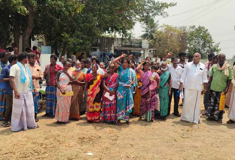 சிறப்பு கிராம சபை கூட்டத்தை பொது மக்கள் புறக்கணிப்பு