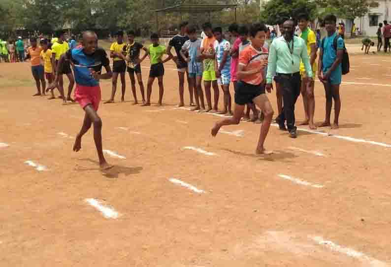 விளையாட்டு விடுதிகளில் சேர தகுதி தேர்வு மாணவ-மாணவிகள் பங்கேற்பு