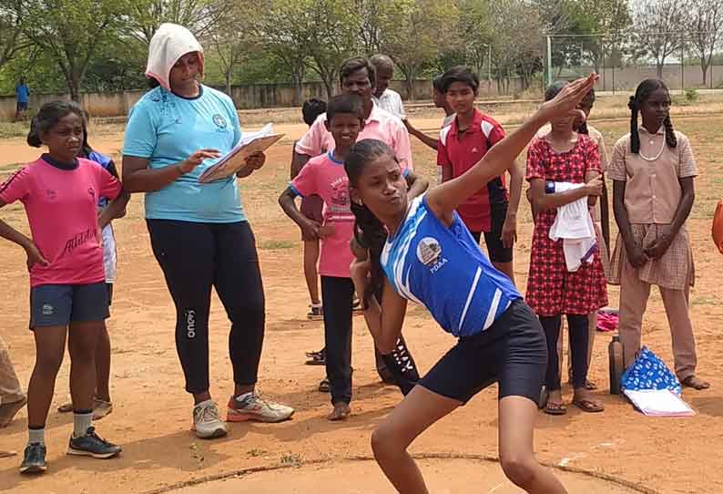 மாணவ-மாணவிகளுக்கு தேர்வு போட்டிகள்