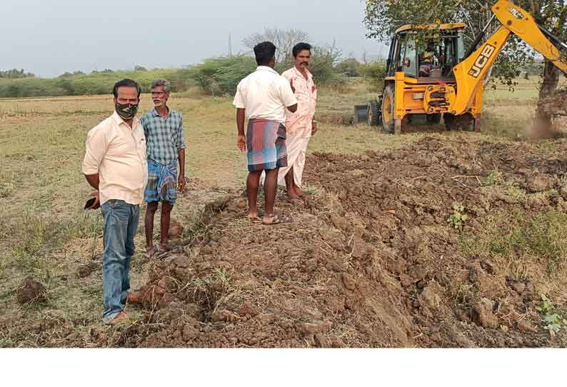 நீர்நிலைகளில் உள்ள ஆக்கிரமிப்புகளை அகற்றும் பணி