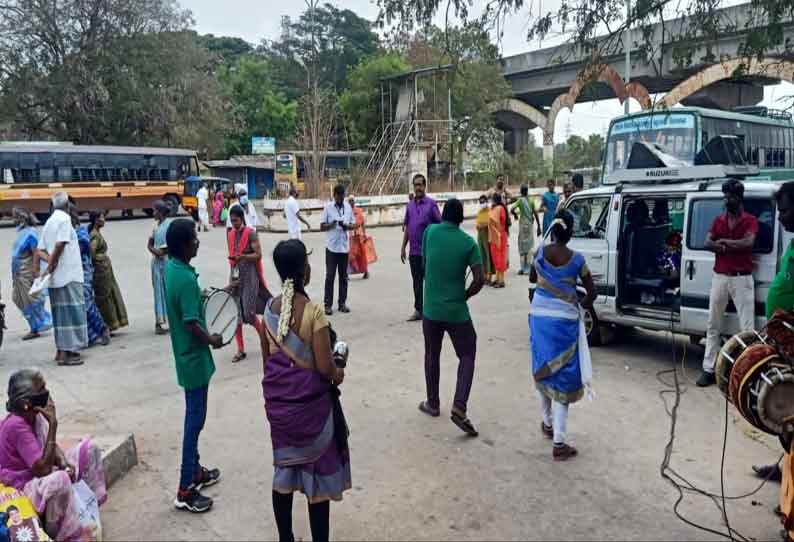 கிணத்துக்கடவு தாலுகாவில் கள்ளச்சாராய விழிப்புணர்வு கலை நிகழ்ச்சி