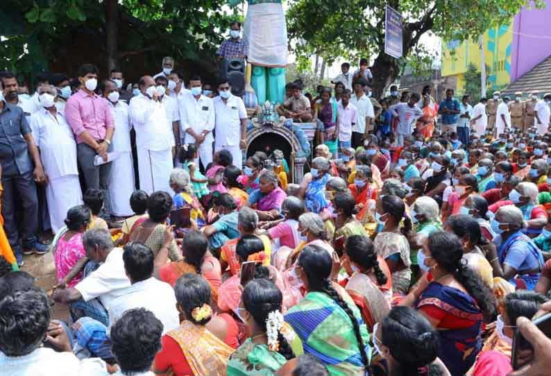 ரெயில்வே மேம்பாலம் அமைக்க எதிர்ப்பு; சமாதான பேச்சுவார்த்தை கூட்டத்தில் கூச்சல், குழப்பம்