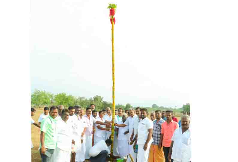 சிங்கம்புணரியில் மஞ்சுவிரட்டுக்கு முகூர்த்தகால் நடும் பணி