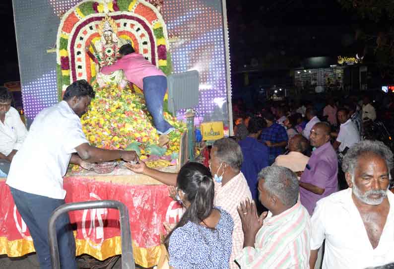 நார்த்தாமலை முத்துமாரியம்மன் கோவிலில் பூச்சொரிதல் விழா  பக்தர்கள் பால்குடம் எடுத்து நேர்த்திக்கடன்