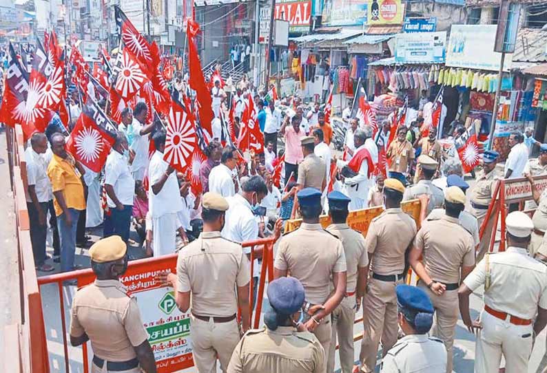 செங்கல்பட்டில் 12 அம்ச கோரிக்கைகளை வலியுறுத்தி தொழிற்சங்கத்தினர் சாலை மறியல்