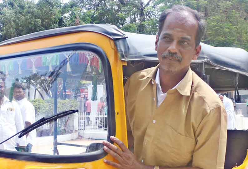 மண்டல தலைவரான ஆட்டோ டிரைவர்