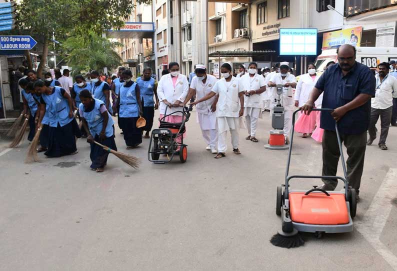 தூத்துக்குடி அரசு ஆஸ்பத்திரியில் தூய்மை பணி