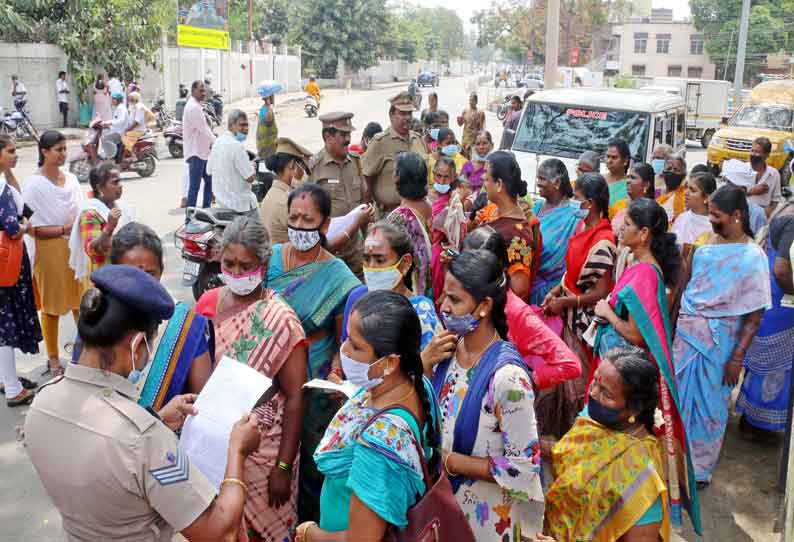 21 வயதுக்கு உட்பட்டவர்களுக்கு மது விற்பனை செய்வது தடுக்கப்பட வேண்டும்