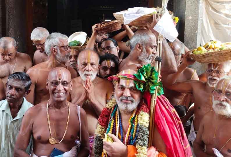 ஸ்ரீநிவாச கோபால மகாதேசிகன் சுவாமிகள் சிறப்பு வழிபாடு