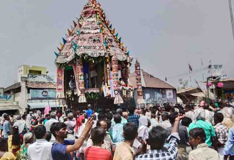 எசனை காட்டுமாரியம்மன் கோவில் தேரோட்டம்