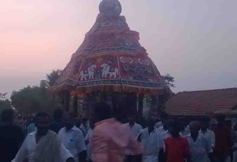 பெருங்களூர் உருமநாதர் கோவில் தேரோட்டம்