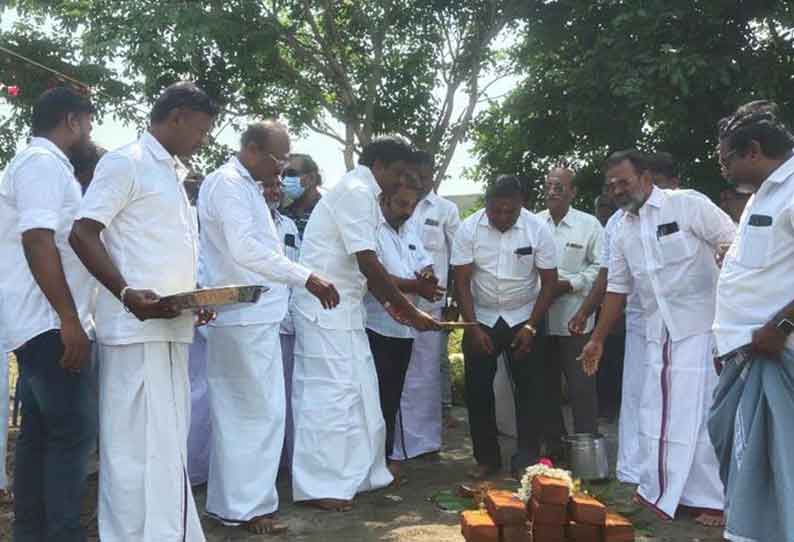 வண்ணான் குளத்தை சுற்றி நடைபயிற்சி மேடை, பூங்கா அமைக்கும் பணி