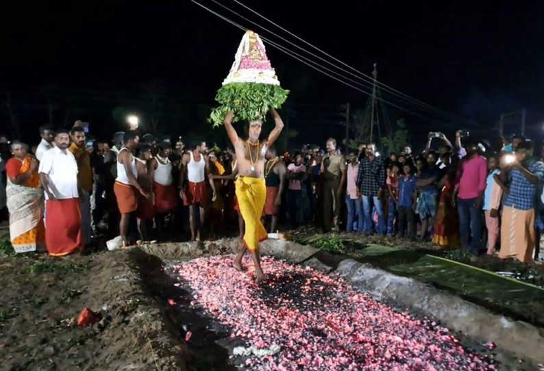 Timithi Festival at Navakaliamman Temple | நவகாளியம்மன் கோவிலில் தீமிதி  திருவிழா