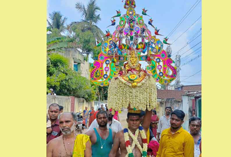 மாரியம்மன் கோவிலில் கரக உற்சவம்