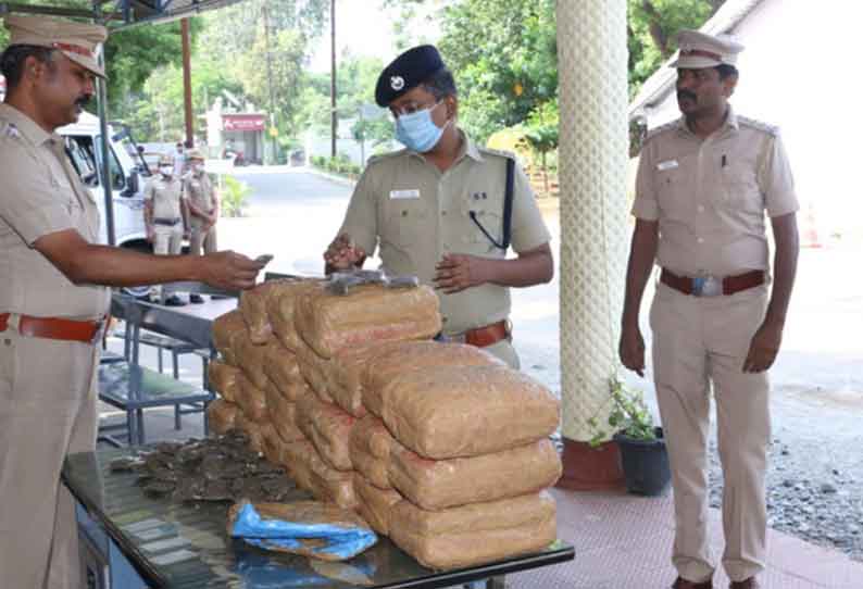 மாணவர்களை நல்வழிப்படுத்த ஒவ்வொரு போலீஸ் நிலையத்திலும் உதவி மையம் அமைக்கப்பட்டு உள்ளதாக மாவட்ட போலீஸ் சூப்பிரண்டு கூறினார்