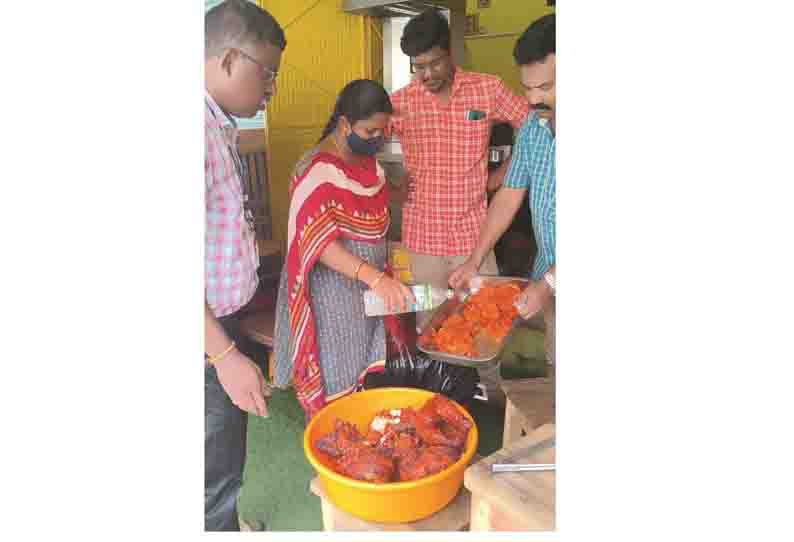 சுகாதாரமற்ற முறையில் வைத்திருந்த 10 கிலோ கோழி இறைச்சி பறிமுதல்