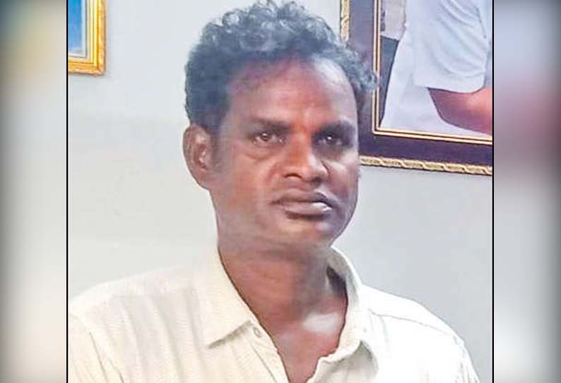 மாமல்லபுரத்தில் ஆட்டோ மீது கார் மோதல்; டிரைவர் சாவு - 3 பேர் படுகாயம்