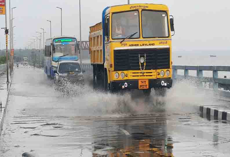 ராமேசுவரம், பாம்பன் பகுதியில் பலத்த மழை