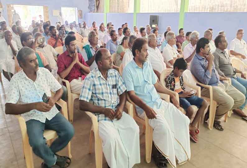 கீழ்பவானி வாய்க்காலில் கான்கிரீட் தளம் அமைக்காமல் பாசன பாதுகாப்பு இயக்கம் சார்பில் ரூ.1 கோடி கொடுத்தால் ரூ.3 கோடி செலவில் தூர்வார வேண்டும்; சென்னிமலையில் நடந்த ஆலோசனை கூட்டத்தில் தீர்மானம்