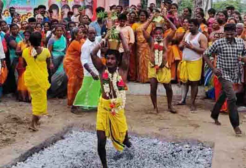 விராலிமலை, மணமேல்குடி  அம்மன் கோவில்களில் சித்திரை திருவிழா பக்தர்கள் அக்னி குண்டத்தில் இறங்கி நேர்த்திக்கடன்