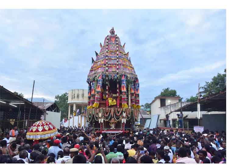 வீரபாண்டி கவுமாரியம்மன் கோவில் சித்திரை தேரோட்டம்