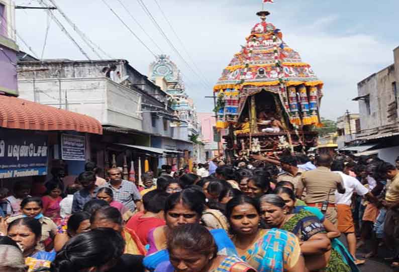 கொடுமுடி மகுடேஸ்வரர் கோவிலில் சித்திரை தேரோட்டம்