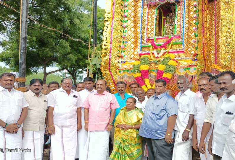 கயத்தாறு அருகே ஞானப்பிரகாசியார் ஆலய திருவிழா தேர் பவனி