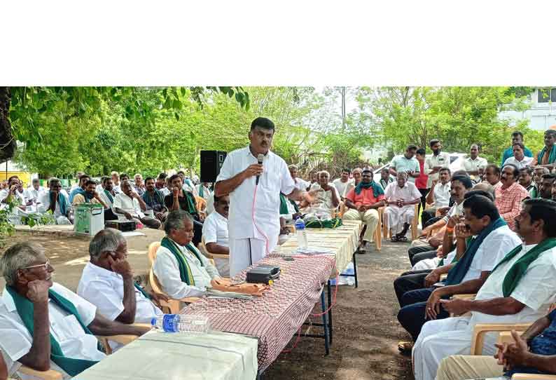 கீழ்பவானி பாசன கால்வாயை   தூர்வார வேண்டும்