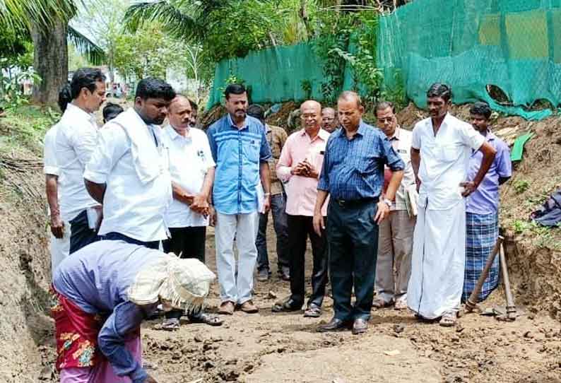 திட்டப்பணிகளை பேரூராட்சிகளின் இணை இயக்குனர் ஆய்வு