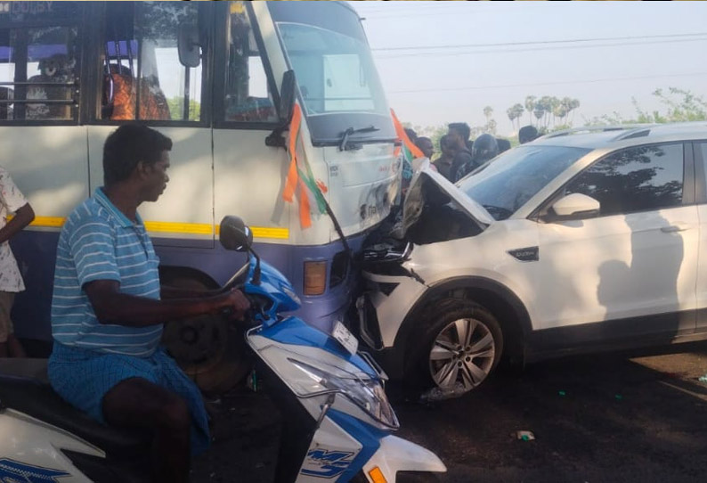 மாமல்லபுரம் அருகே கார்-வேன் நேருக்கு நேர் மோதி விபத்து - 15 பேர் காயம்...!