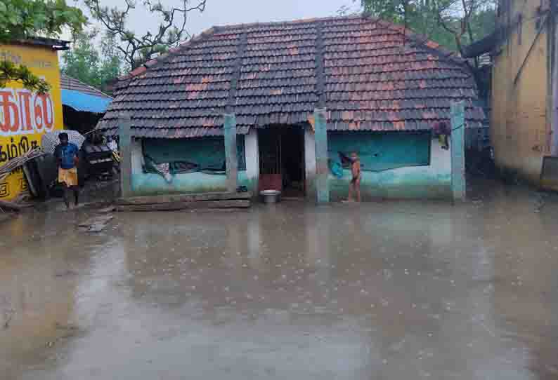 புதுக்கோட்டை, கறம்பக்குடி, காரையூர், வடகாடு பகுதிகளில் மழை விவசாயிகள் மகிழ்ச்சி