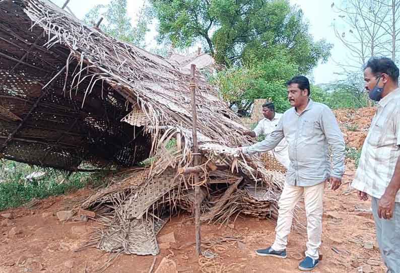 ஆக்கிரமிப்பு குடிசை அகற்றம்