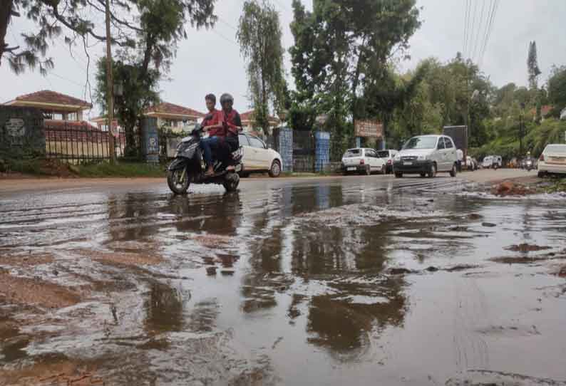 குன்னூரில் குடிநீர் சுத்திகரிப்பு நிலையத்திலிருந்து வெளியேறும் கழிவுநீர்