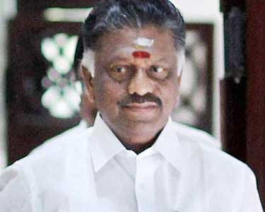 ஓ.பன்னீர்செல்வம் டெல்லி சென்றார் தமிழக அரசு இல்லத்தில் தம்பிதுரை மற்றும் அதிகாரிகளுடன் ஆலோசனை ஓ.பன்னீர்செல்வம் டெல்லி சென்றார் தமிழக அரசு இல்லத்தில் தம்பிதுரை மற்றும் அதிகாரிகளுடன் ஆலோசனை