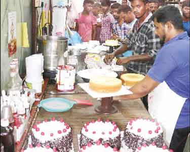 நாகர்கோவிலில் கிறிஸ்துமஸ் பண்டிகைக்காக பல வகையான கேக்குகள் தயாரிப்பு