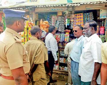 தடை செய்யப்பட்ட  புகையிலை பொருட்கள் விற்ற கடைகளுக்கு அபராதம்