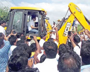 தலைமை செயலாளர் பொறுப்பில் இருந்து விடுவிக்கப்பட்ட ராமமோகன ராவை பணிநீக்கம் செய்ய வேண்டும் டாக்டர் அன்புமணி ராமதாஸ் எம்.பி. பேட்டி