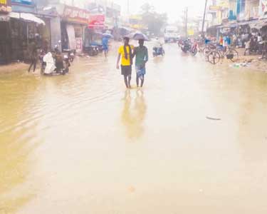 புதுக்கோட்டை மாவட்டத்தில் பலத்த மழை விவசாயிகள் மகிழ்ச்சி