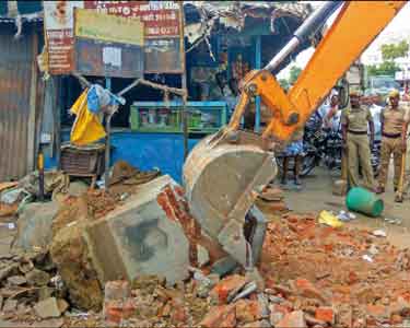 பேரையூரில் ஆக்கிரமிப்பு அகற்றும் பணி முழுமை பெற வேண்டும் பொதுமக்கள் கோரிக்கை