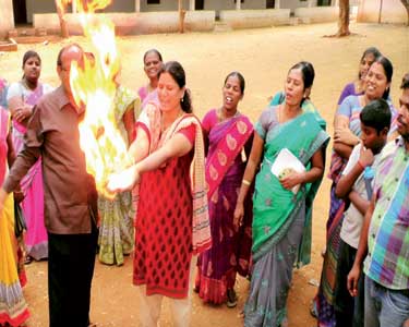 தென்காசி அருகே மூடநம்பிக்கை ஒழிப்பு குறித்து பெண்களுக்கு பயிற்சி முகாம்