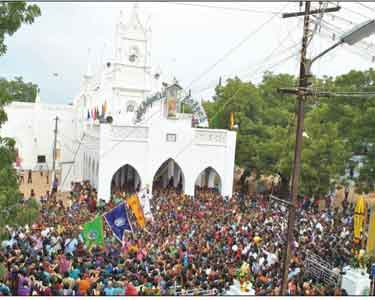 முக்கூடல் சிங்கம்பாறை புனித சின்னப்பர் ஆலய திருவிழா தொடங்கியது