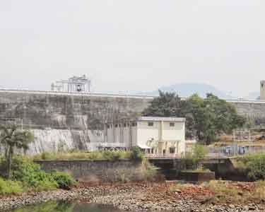 பெருஞ்சாணி, பேச்சிப்பாறை அணைகளின் நீர்மட்டமும் வெகுவாக குறைந்தது