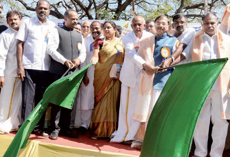 பெங்களூரு தமிழ்ச்சங்கம் சார்பில் தமிழர்–கன்னடர் ஒற்றுமை பேரணி முன்னாள் எம்.பி. தருண் விஜய் தொடங்கி வைத்தார்